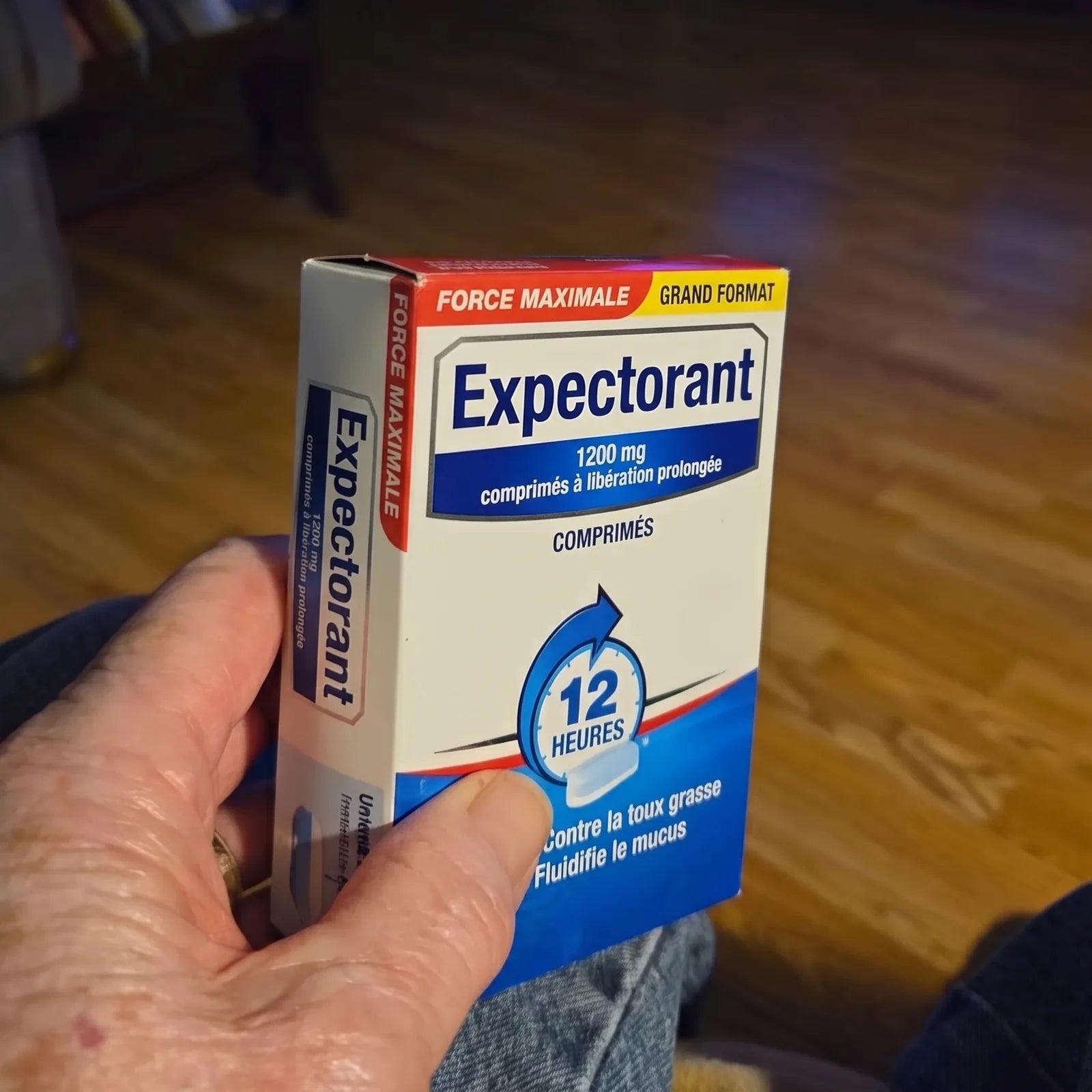 Une boîte de comprimés expectorants