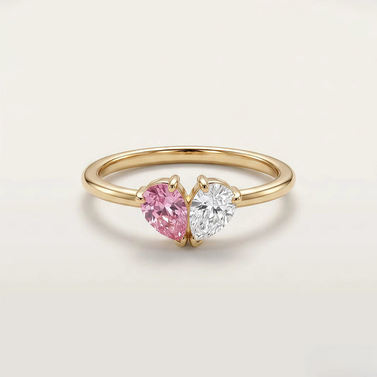 Bague Noya, deux pierres de naissance taille poire sur anneau dor&eacute;