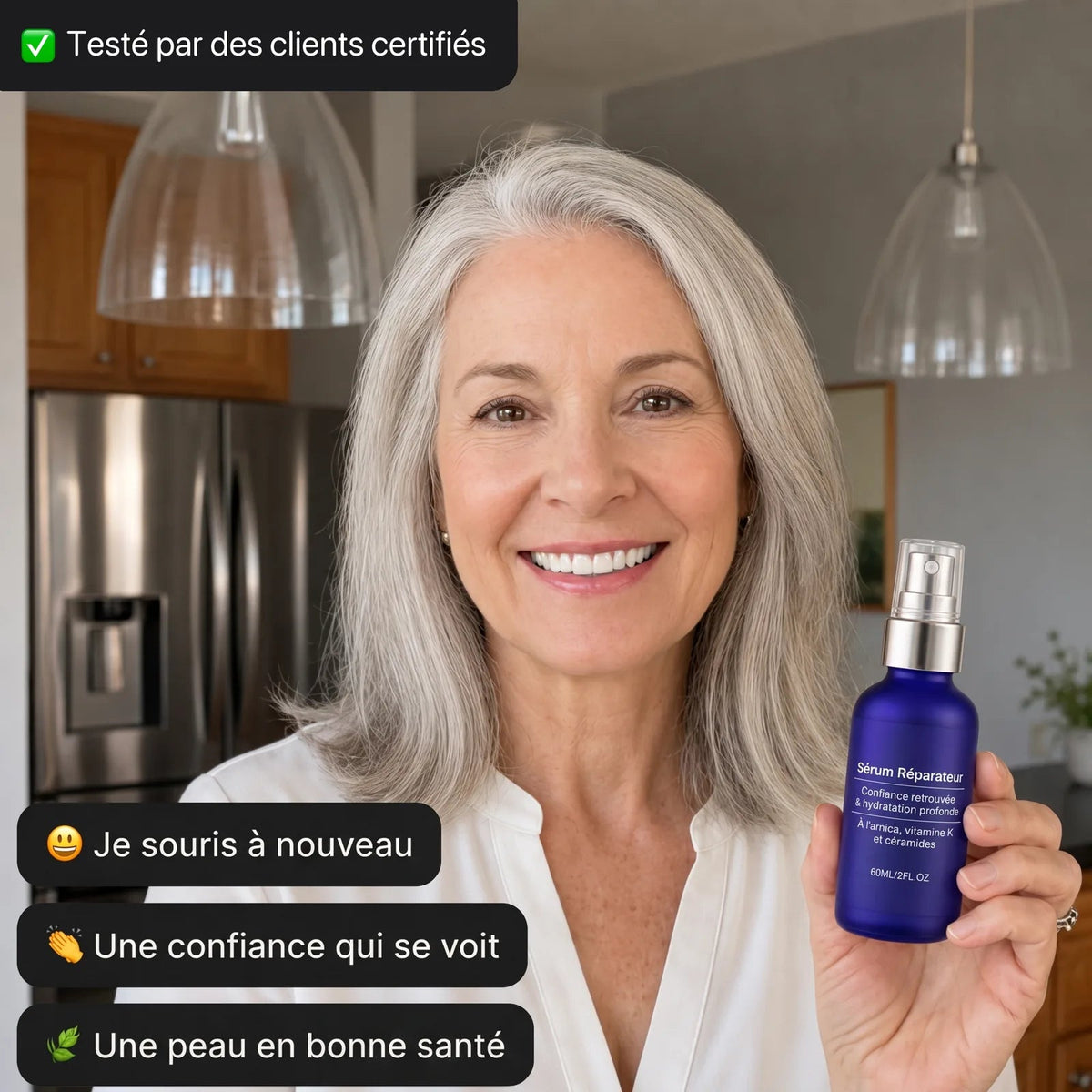 Femme souriante tenant le sérum réparateur, testé par des clients certifiés