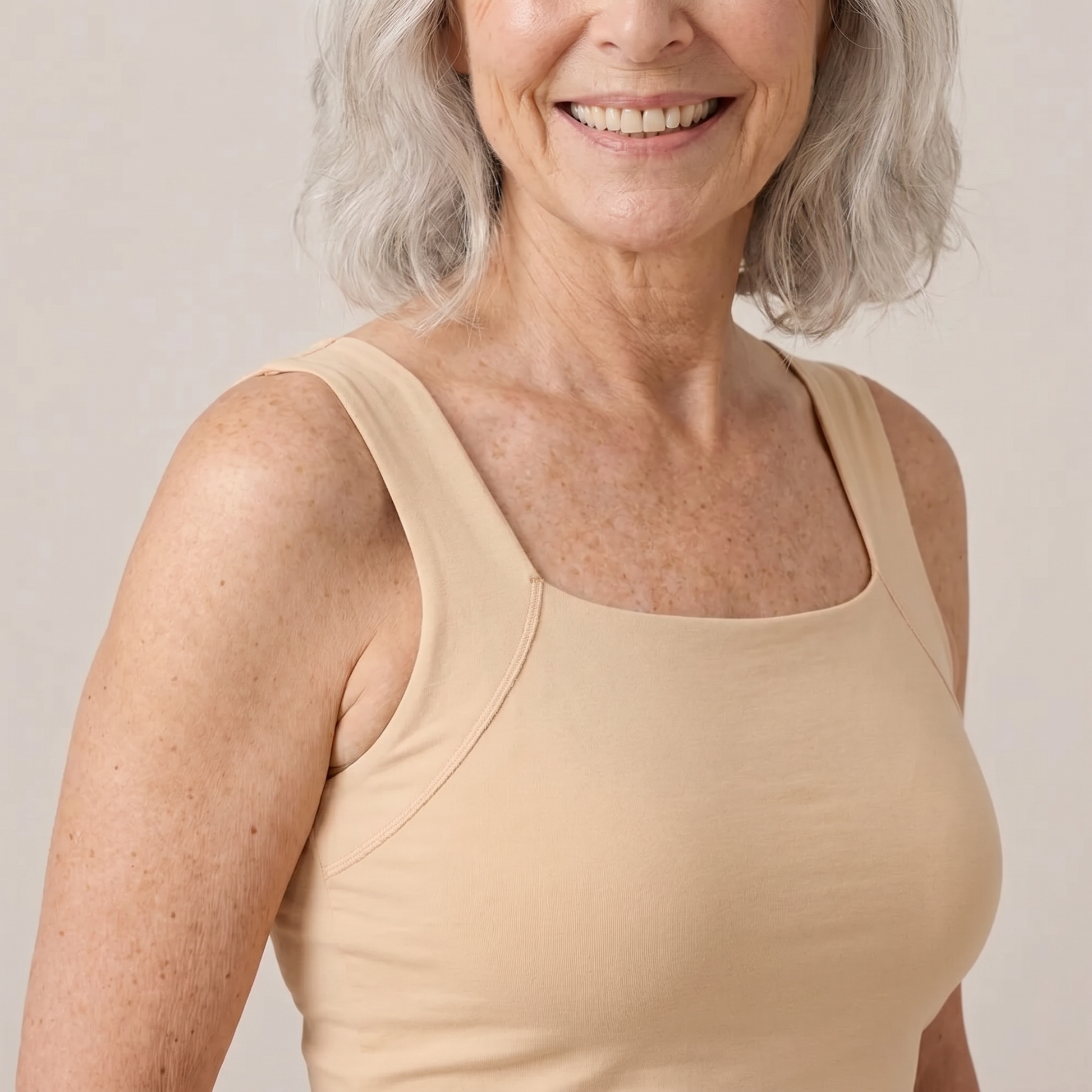 Débardeur à maintien intégré porté, coloris nude